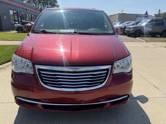 2015 Chrysler Town & Country Touring photo 2
