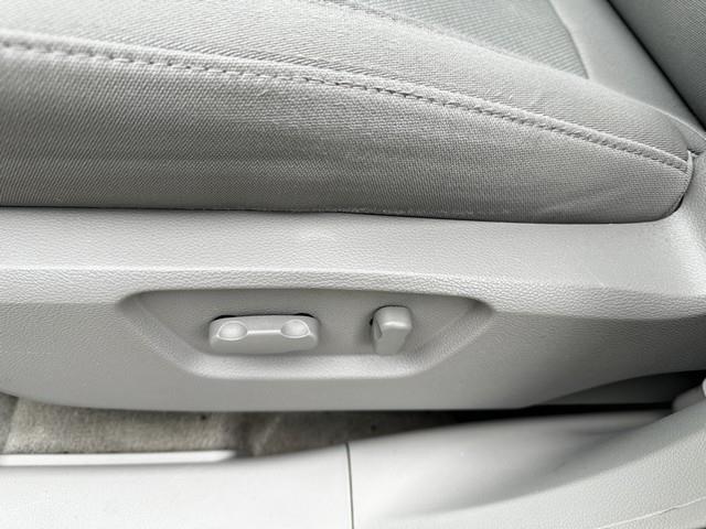 2008 Saturn Vue XE photo 18