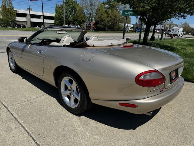 Jaguar XK8 Convertible 2000