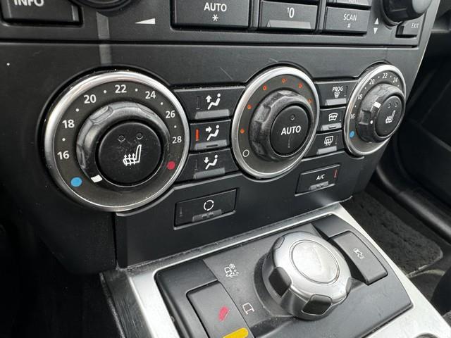 2011 Land Rover LR2 HSE photo 31