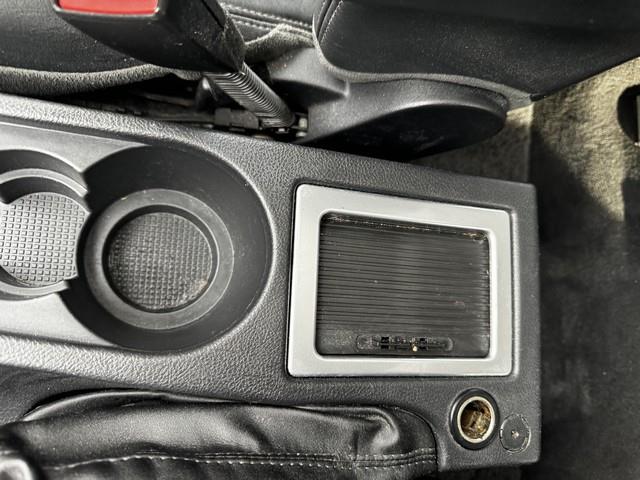2011 Land Rover LR2 HSE photo 35