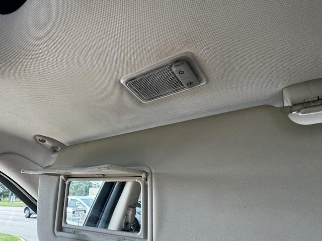 2011 Land Rover LR2 HSE photo 40