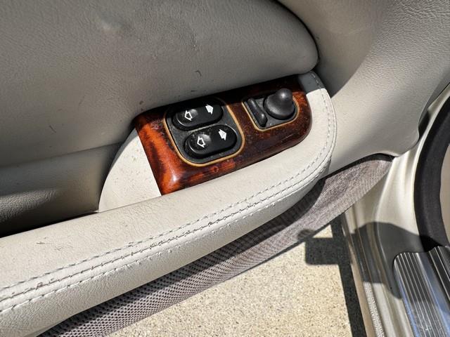 1998 Jaguar XK 8 Convertible photo 14