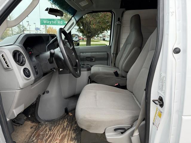 2014 Ford E-250 photo 8
