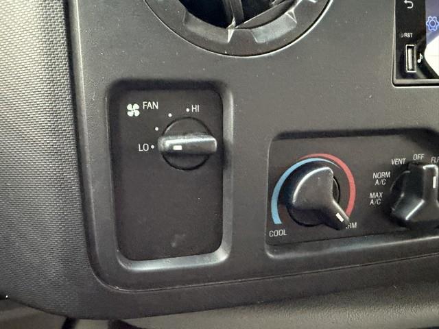2014 Ford E-250 photo 21