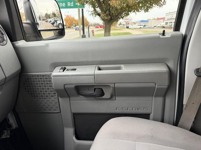 2014 Ford E-250 photo 24