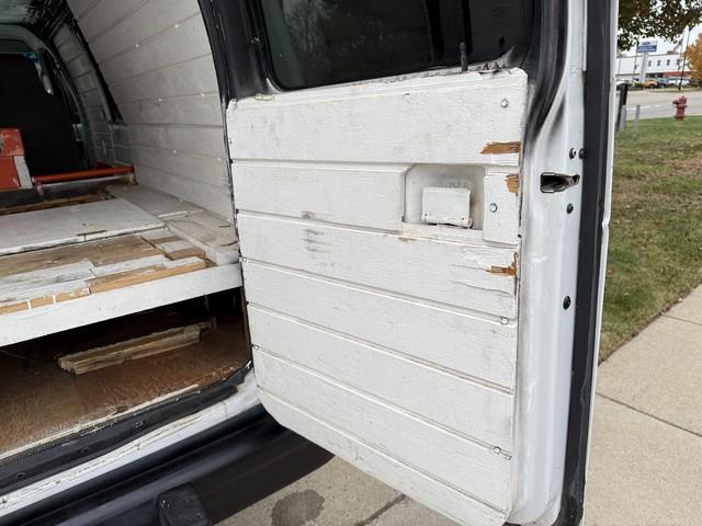 2014 Ford E-250 photo 30