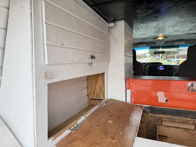 2014 Ford E-250 photo 31