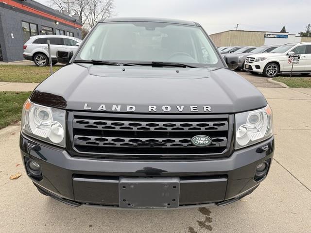 2011 Land Rover LR2 HSE photo 2