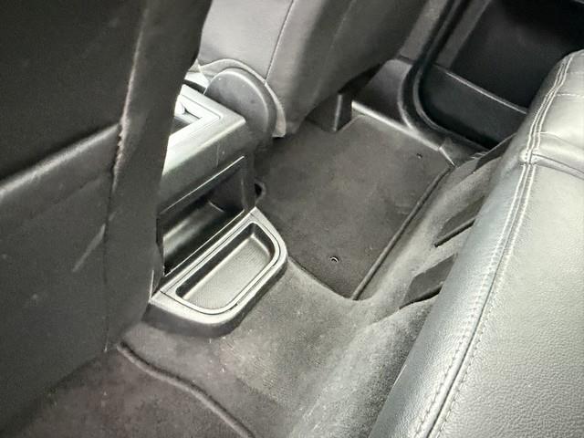 2011 Land Rover LR2 HSE photo 13