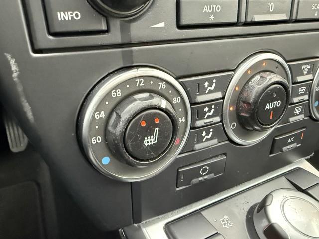 2011 Land Rover LR2 HSE photo 29