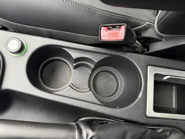 2011 Land Rover LR2 HSE photo 32