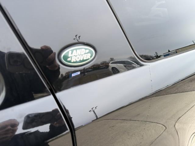 2011 Land Rover LR2 HSE photo 40