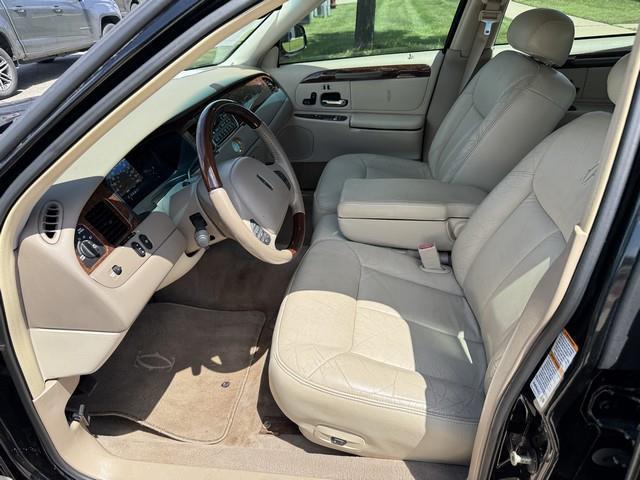 Lincoln Town Car Cartier 2001