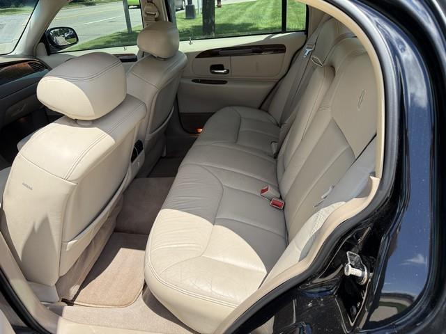 Lincoln Town Car Cartier 2001