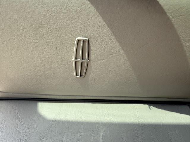 Lincoln Town Car Cartier 2001