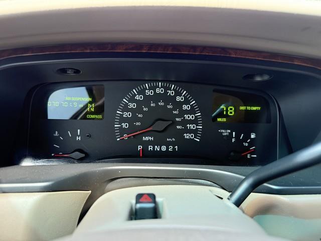 Lincoln Town Car Cartier 2001