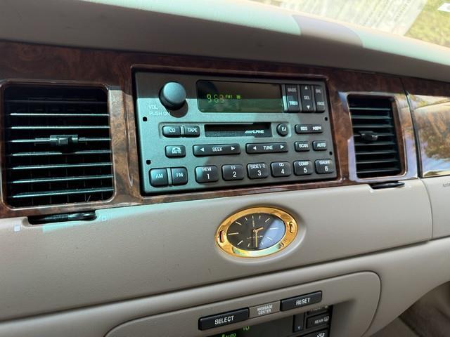 Lincoln Town Car Cartier 2001