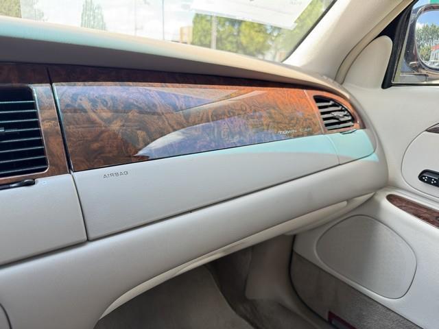 Lincoln Town Car Cartier 2001