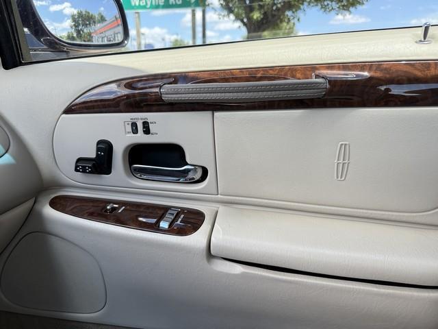 Lincoln Town Car Cartier 2001