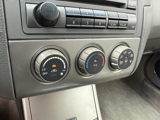 2005 Nissan Altima 2.5 SL photo 18