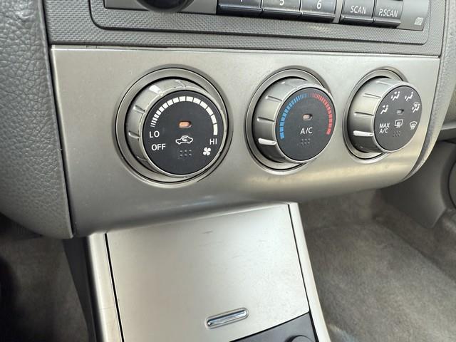 2005 Nissan Altima 2.5 SL photo 20