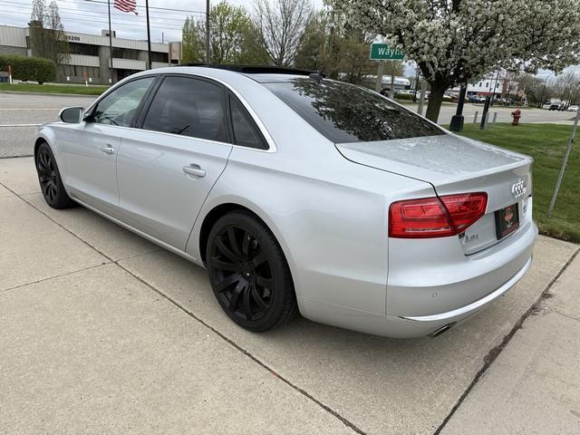 Audi A8 4.2L quattro 2012