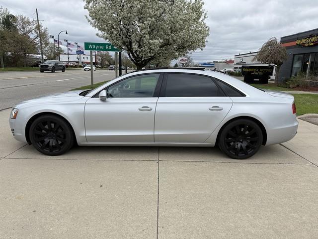 Audi A8 4.2L quattro 2012