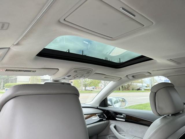 Audi A8 4.2L quattro 2012