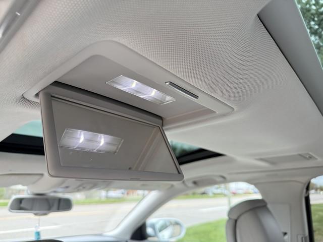 Audi A8 4.2L quattro 2012