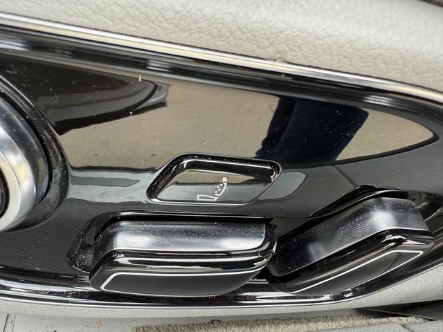 Audi A8 4.2L quattro 2012