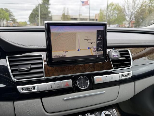 Audi A8 4.2L quattro 2012