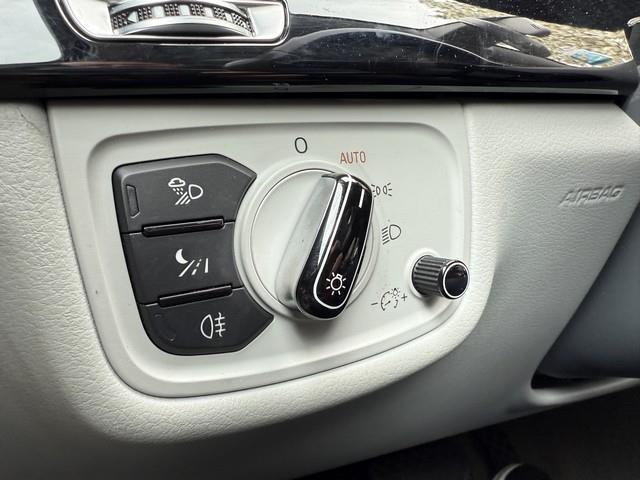 Audi A8 4.2L quattro 2012