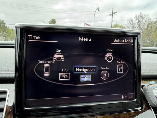 Audi A8 4.2L quattro 2012