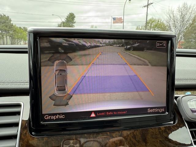 Audi A8 4.2L quattro 2012