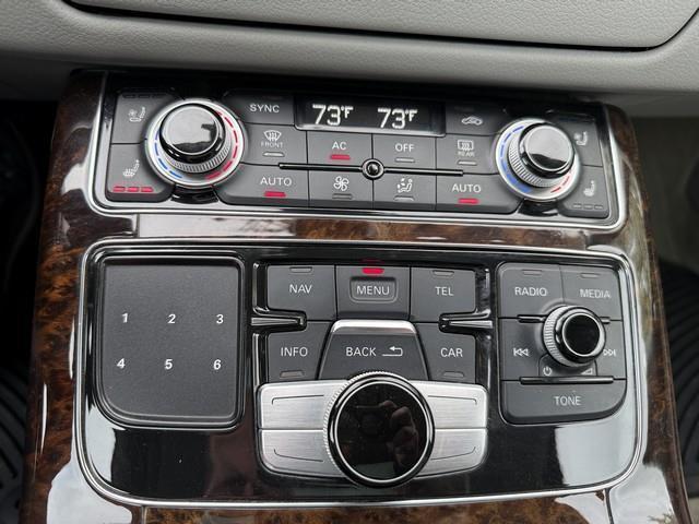 Audi A8 4.2L quattro 2012