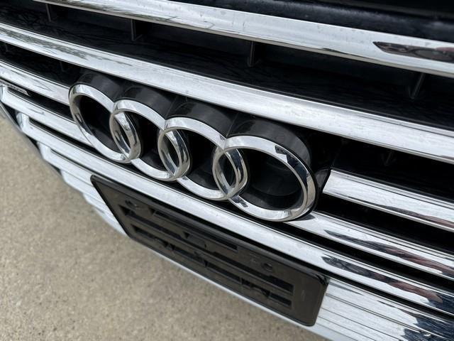 Audi A8 4.2L quattro 2012