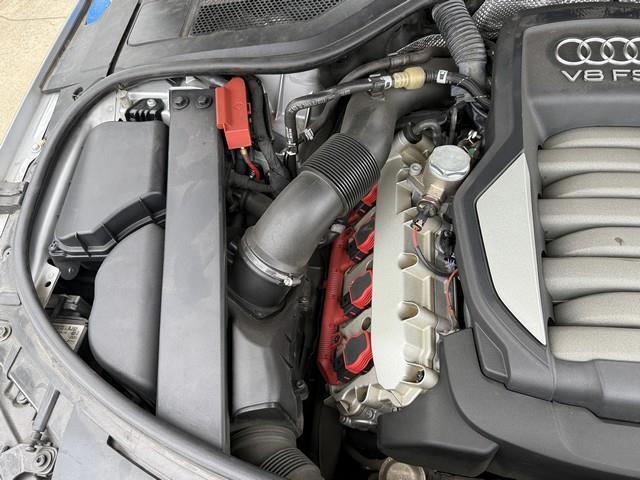 Audi A8 4.2L quattro 2012