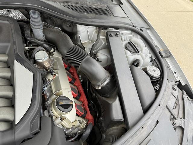 Audi A8 4.2L quattro 2012