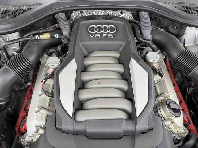 Audi A8 4.2L quattro 2012