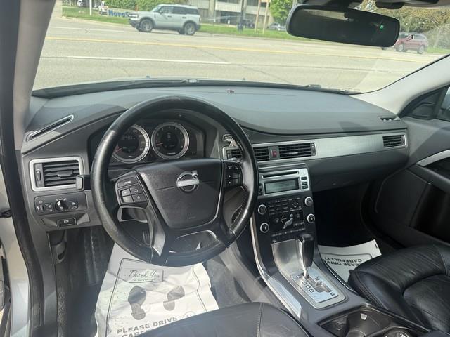 2011 Volvo XC70 3.2 photo 12