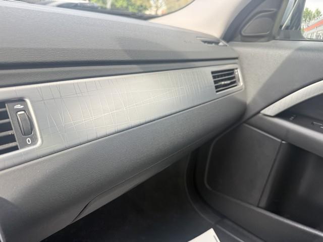 2011 Volvo XC70 3.2 photo 26