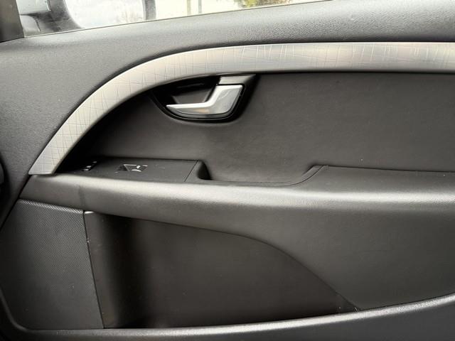 Volvo XC70 3.2 AWD 2011