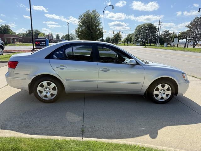 2010 Hyundai Sonata GLS photo 3