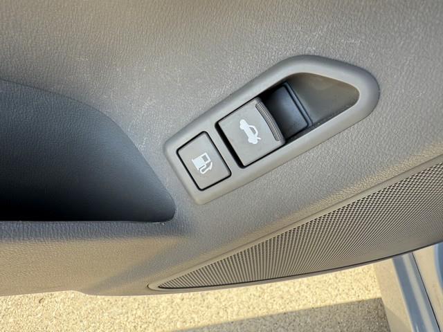 2010 Hyundai Sonata GLS photo 18