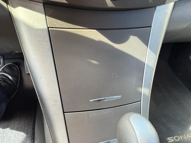 2010 Hyundai Sonata GLS photo 22