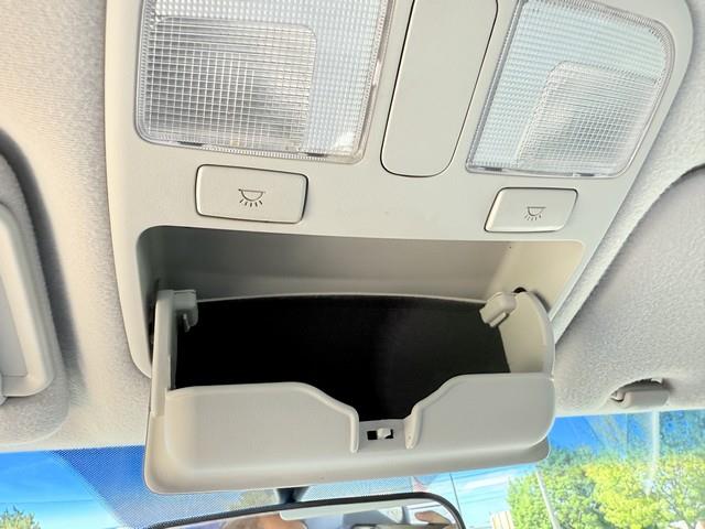 2010 Hyundai Sonata GLS photo 32