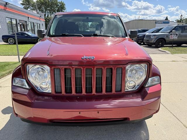 2012 Jeep Liberty Sport photo 2