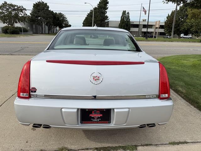 2009 Cadillac DTS Luxury I photo 4