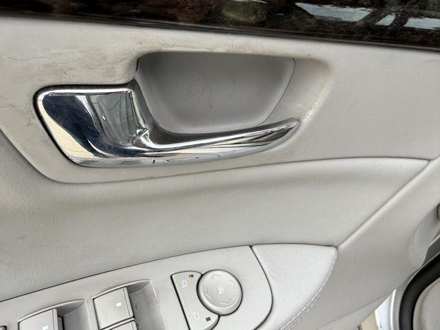 2009 Cadillac DTS Luxury I photo 12